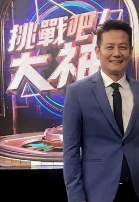 老婆又穿着黑丝勾引我了，对白有趣！ - 4K-AV